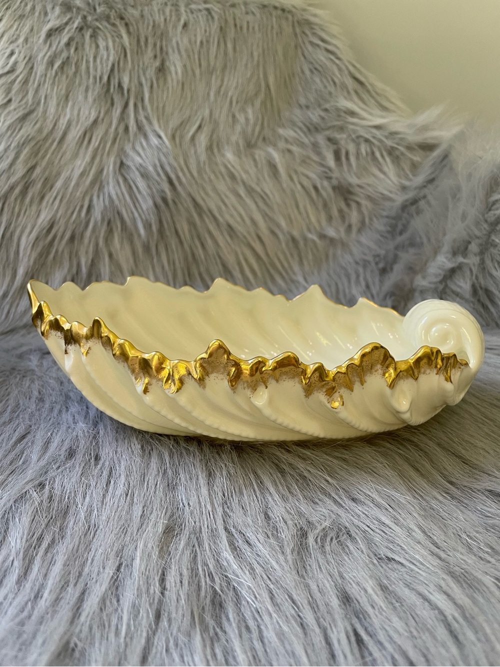 Vintage  Lenox Acanthus Leaf porcelain shell bowl.